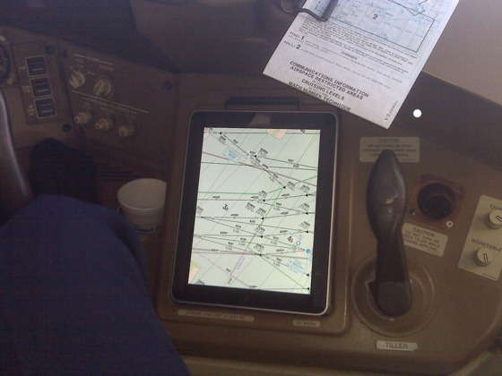 How to mount and use your iPhone as an EFB in the cockpit - iPad Pilot News