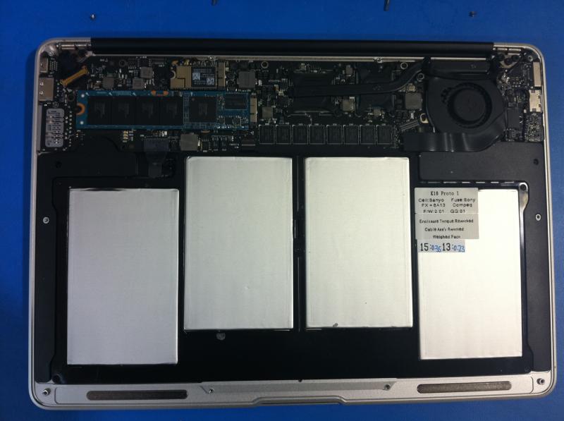 Photo of Prototype 13-Inch MacBook Air - With SSD Card? - MacRumors