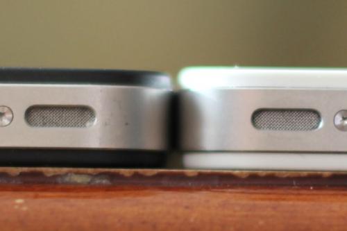 white iphone vs black iphone. the white and lack iPhone