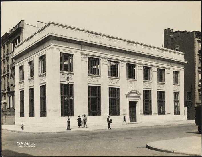 apple_store_manhattan_historical_picture