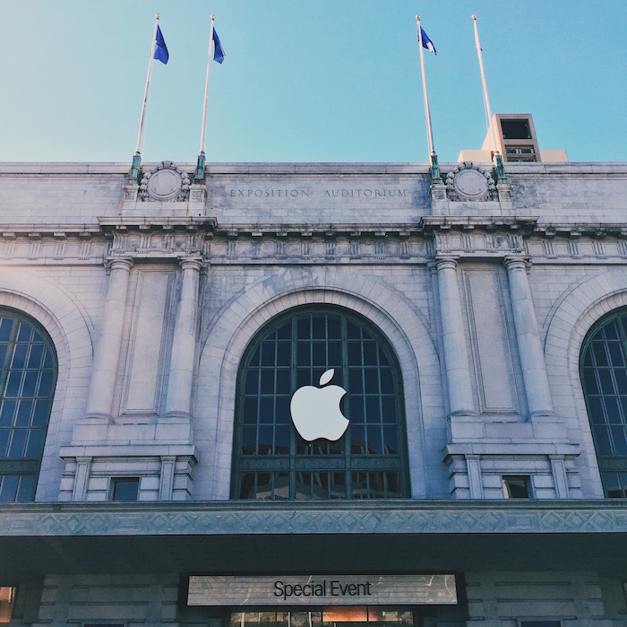 bill graham aud apple logo