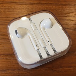 earpods_table