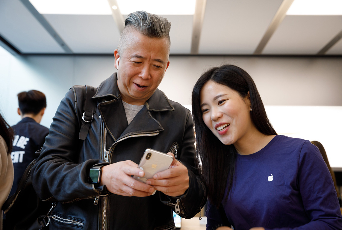 iphonex launch shanghai customer selfie camera 20171102