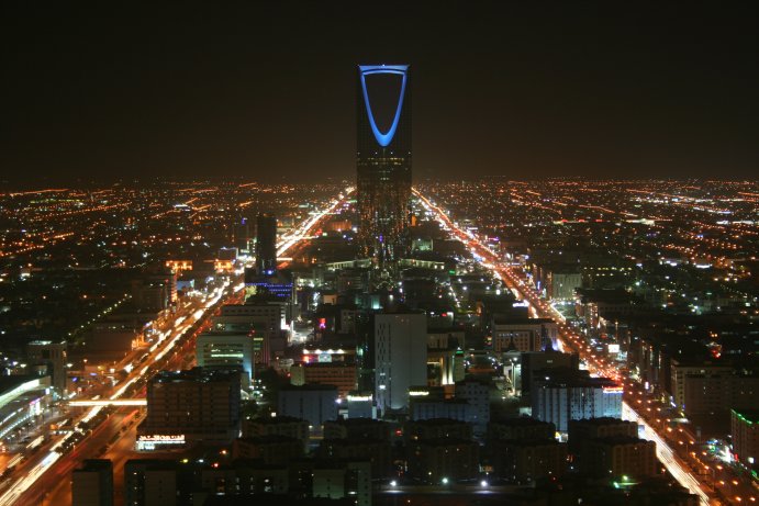 Kingdom Tower at night