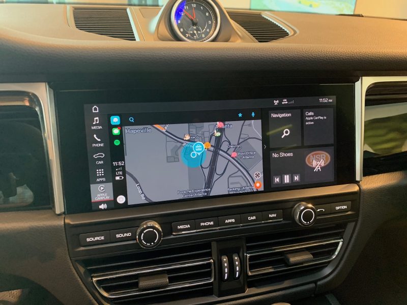 porsche macan carplay waze