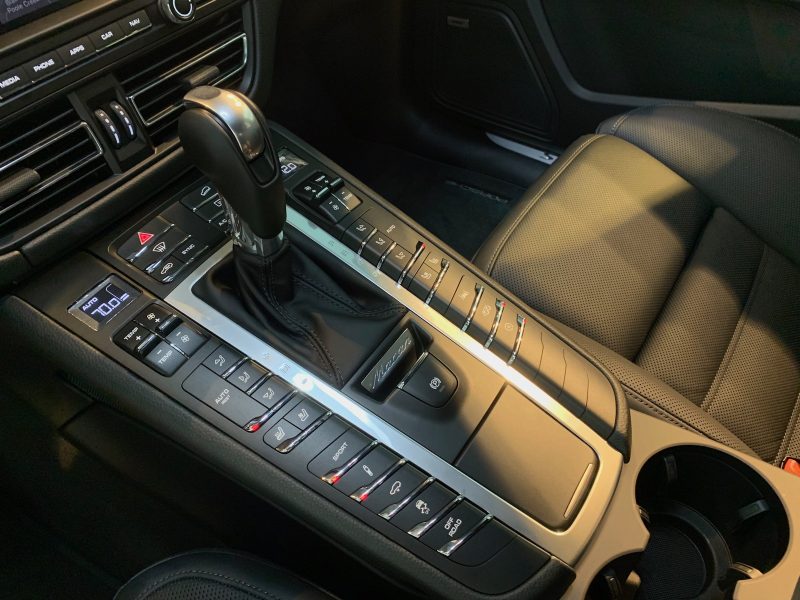 porsche macan console