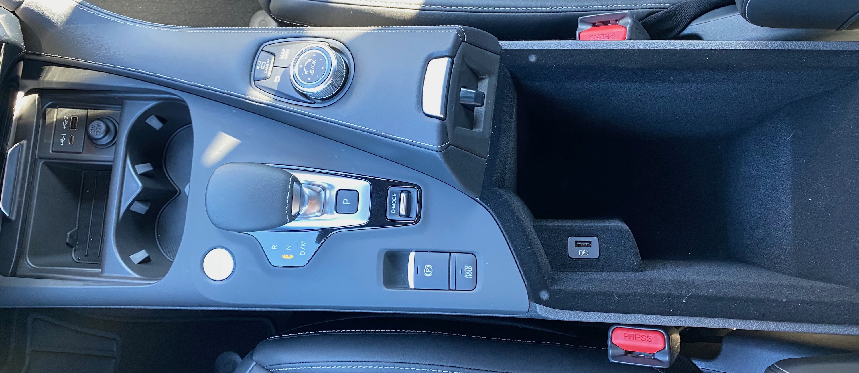 infiniti qx50 console