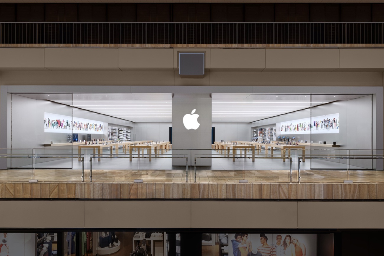 closest apple store location