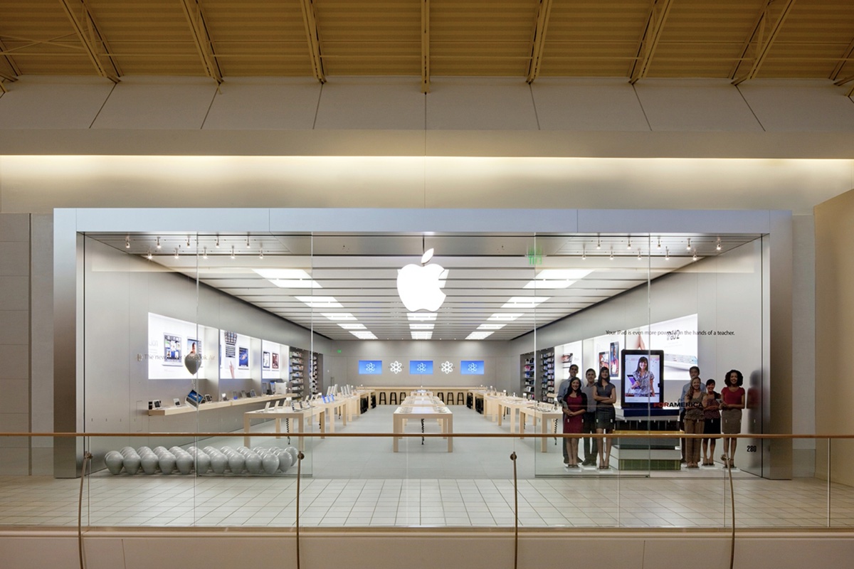 Some some store. Магазин Apple Store закрыт. Соединенные штаты Америки эпл стор смена региона.