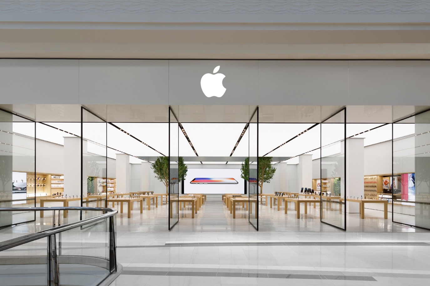 photo of Apple Stores in Victoria, Australia to Reclose Following Return of Lockdown image