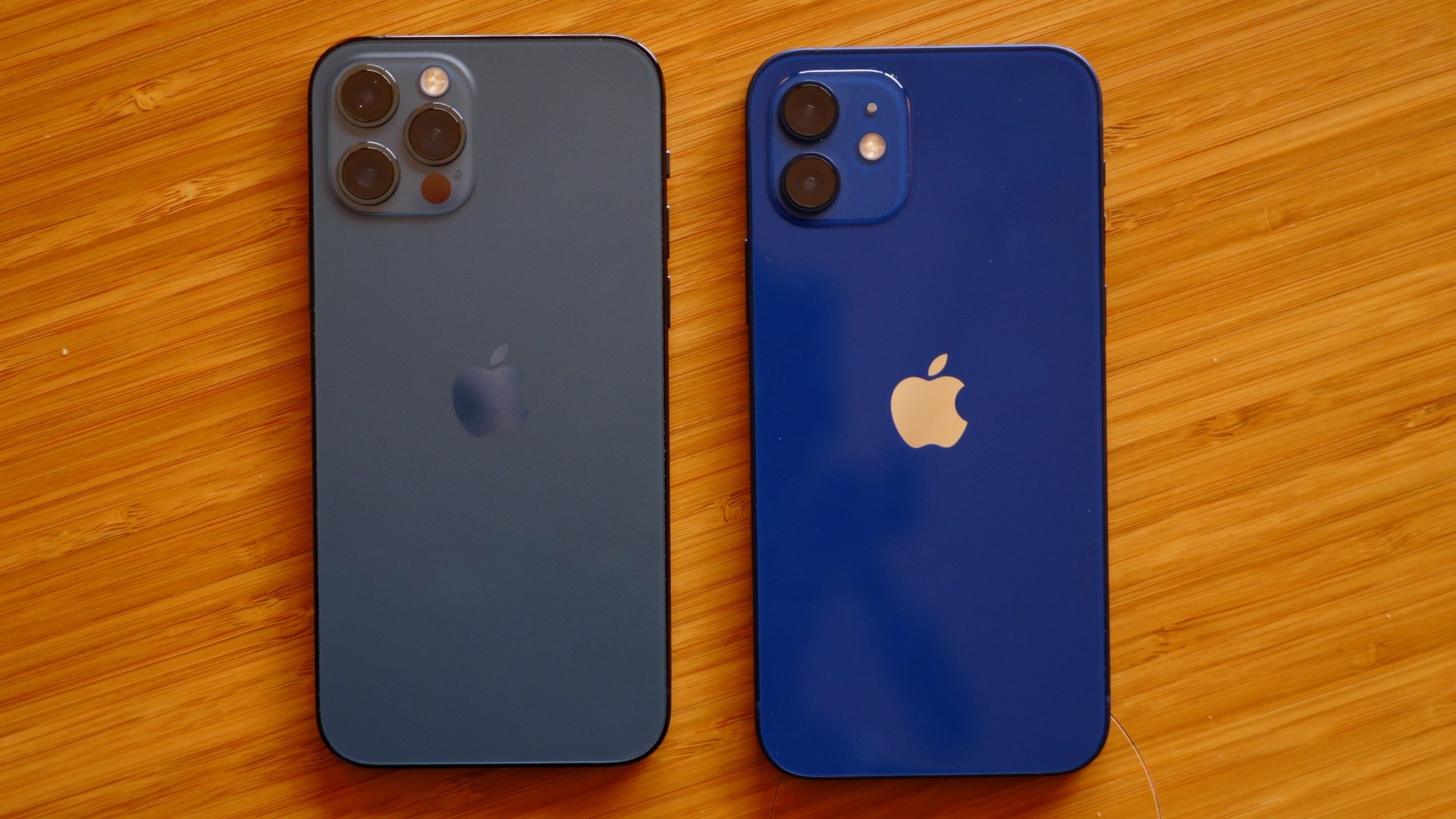 Что лучше iphone 12 pro. Айфон 12 Промакс синий. Айфон 12 про Макс. Айфон 13 Промакс синий.