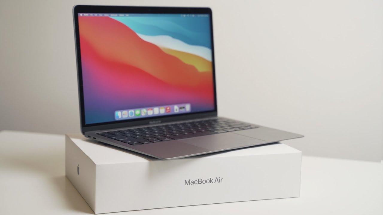 MacBook Air: Time to Buy? Apple M1 Chip & 18-Hour Battery شعار تويتر