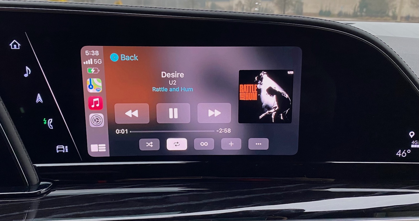 2021 escalade carplay now playing