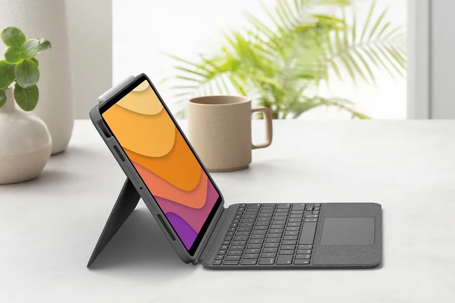 photo of Logitech Combo Touch Keyboard and Trackpad Case for 4th-Gen iPad Air Now Available for Pre-Order, Ships in July image