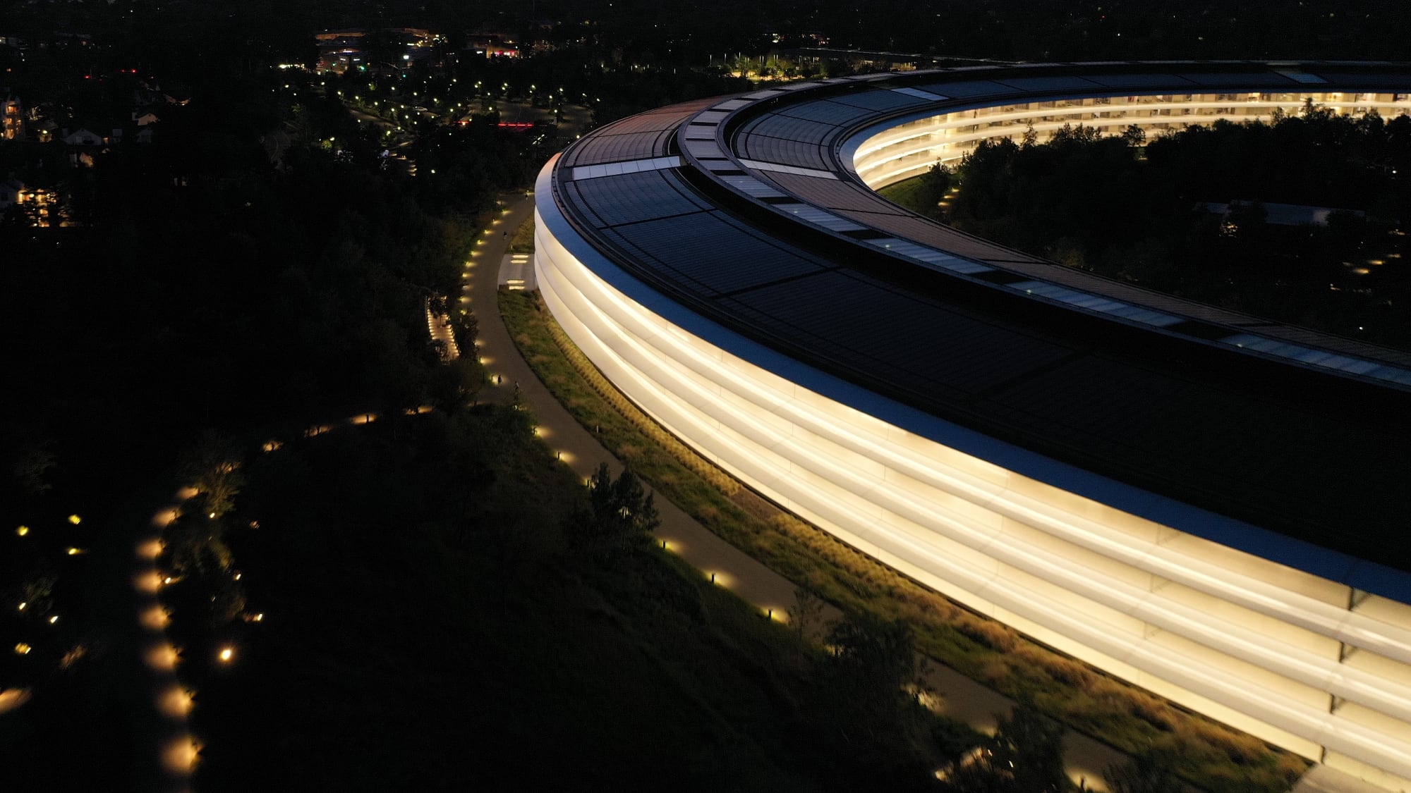 apple park at night 1