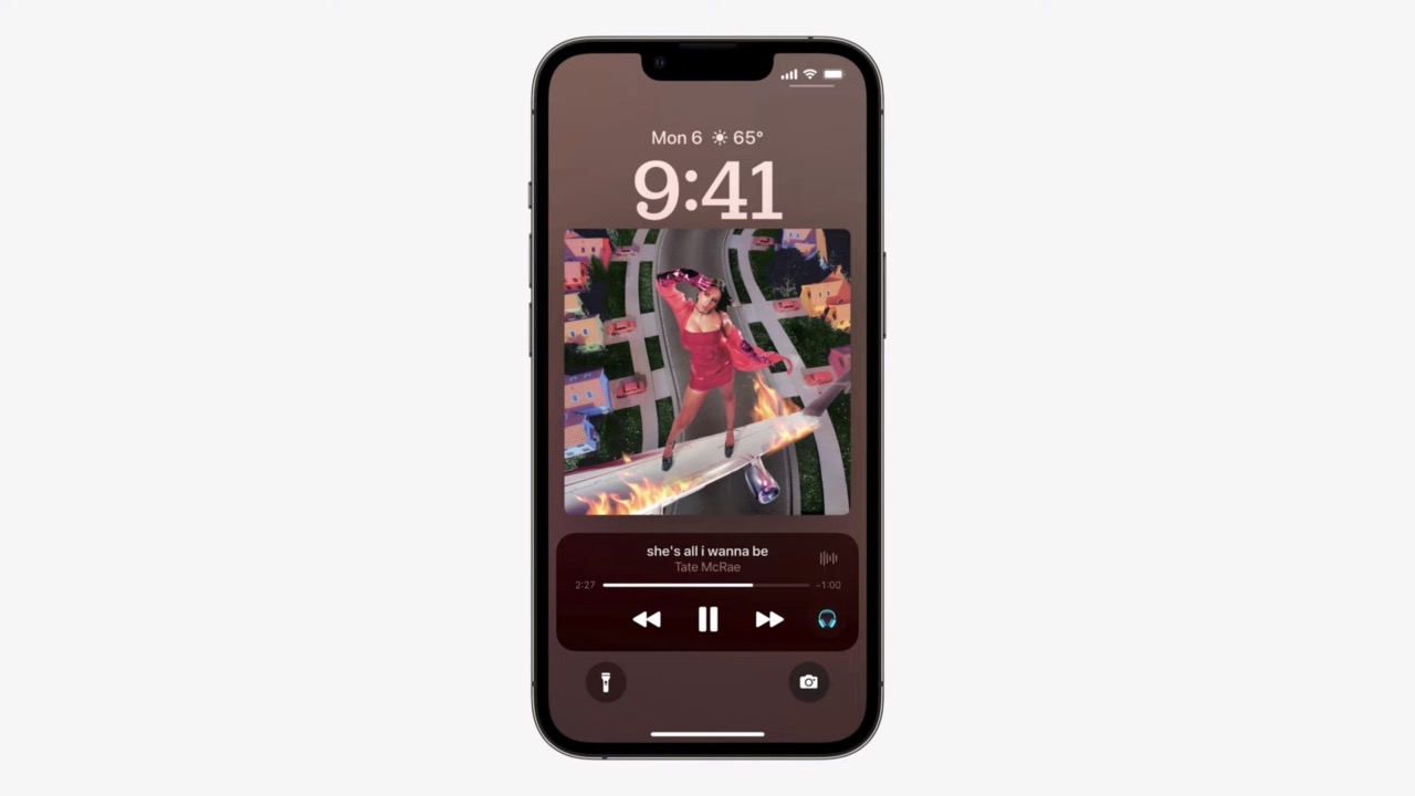 iOS 16 Brings Back Full-Screen Music Player to the Lock Screen