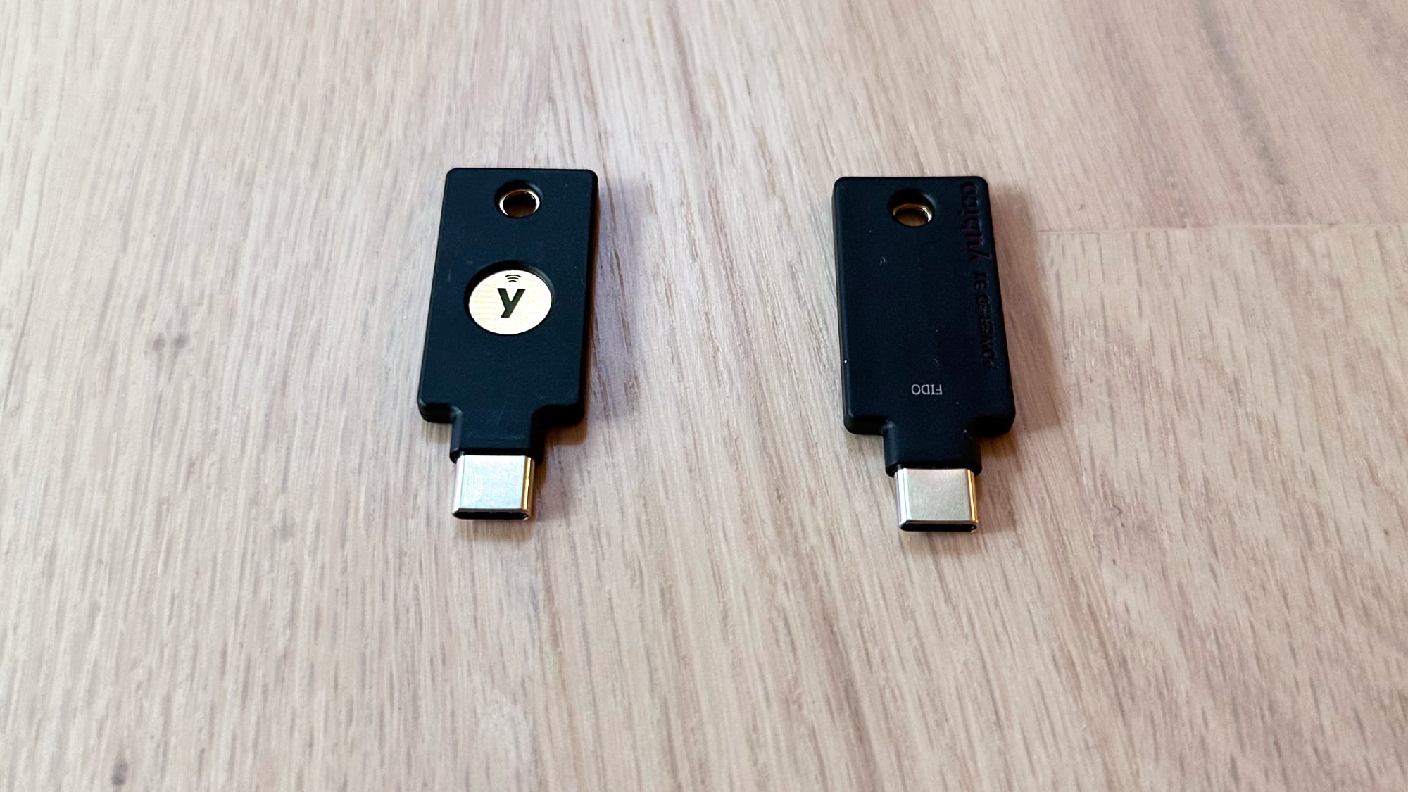 Why both a YubiKey 5C NFC and a YubiKey 5C? : r/yubikey