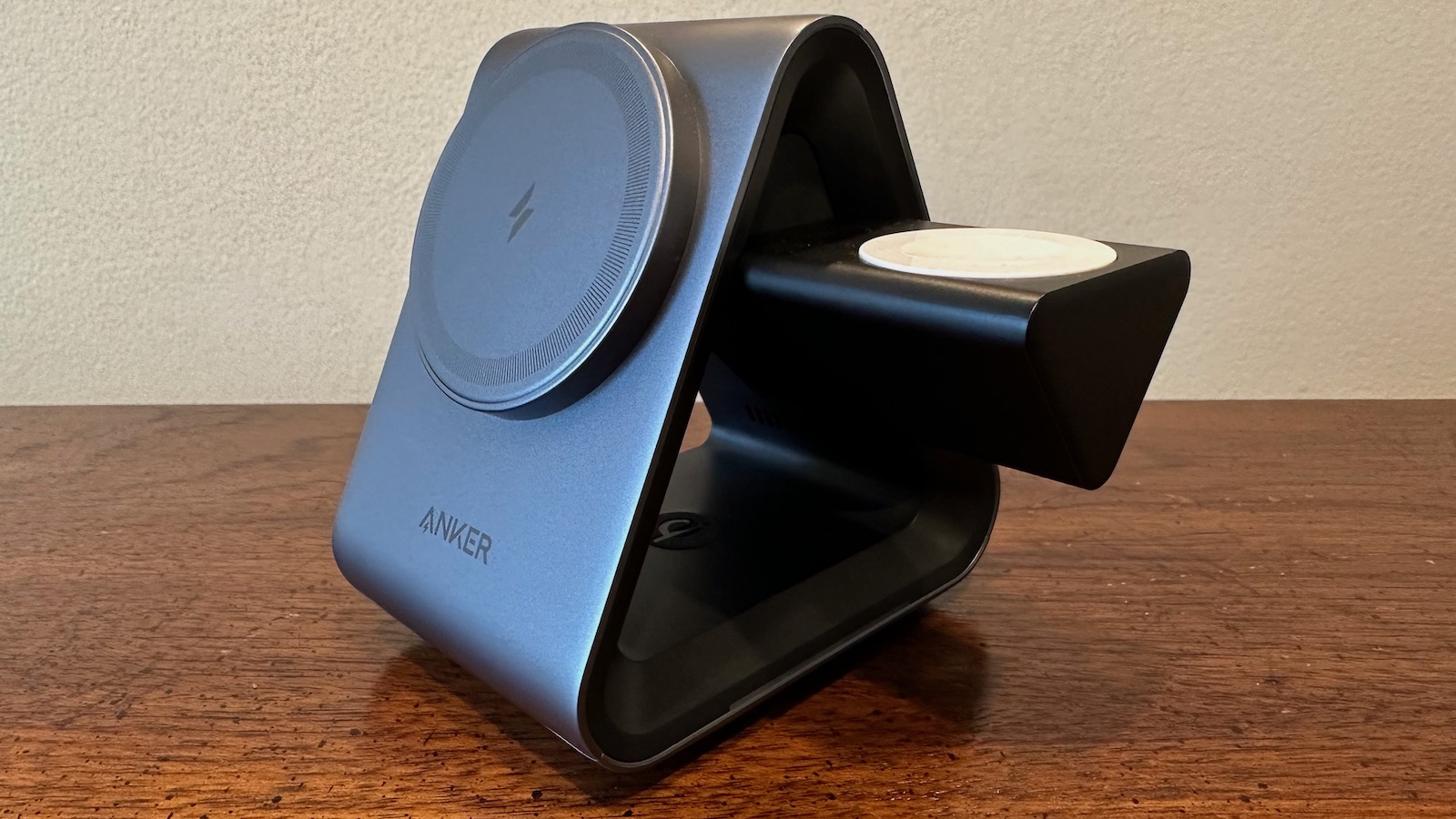 Review: Anker's 737 MagGo 3-in-1 MagSafe Charger Looks Futuristic