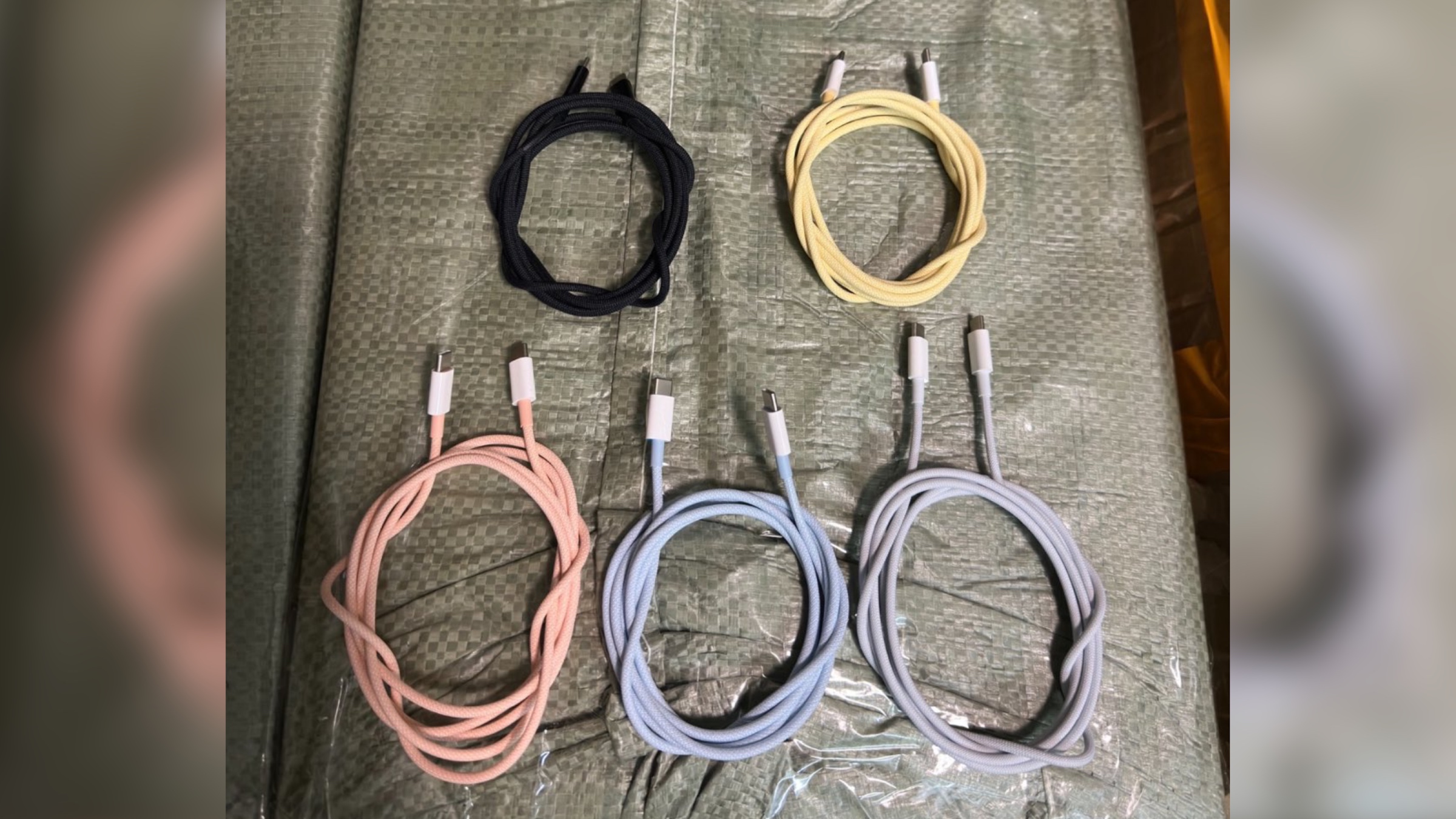 iphone-15-color-matched-cables.jpg