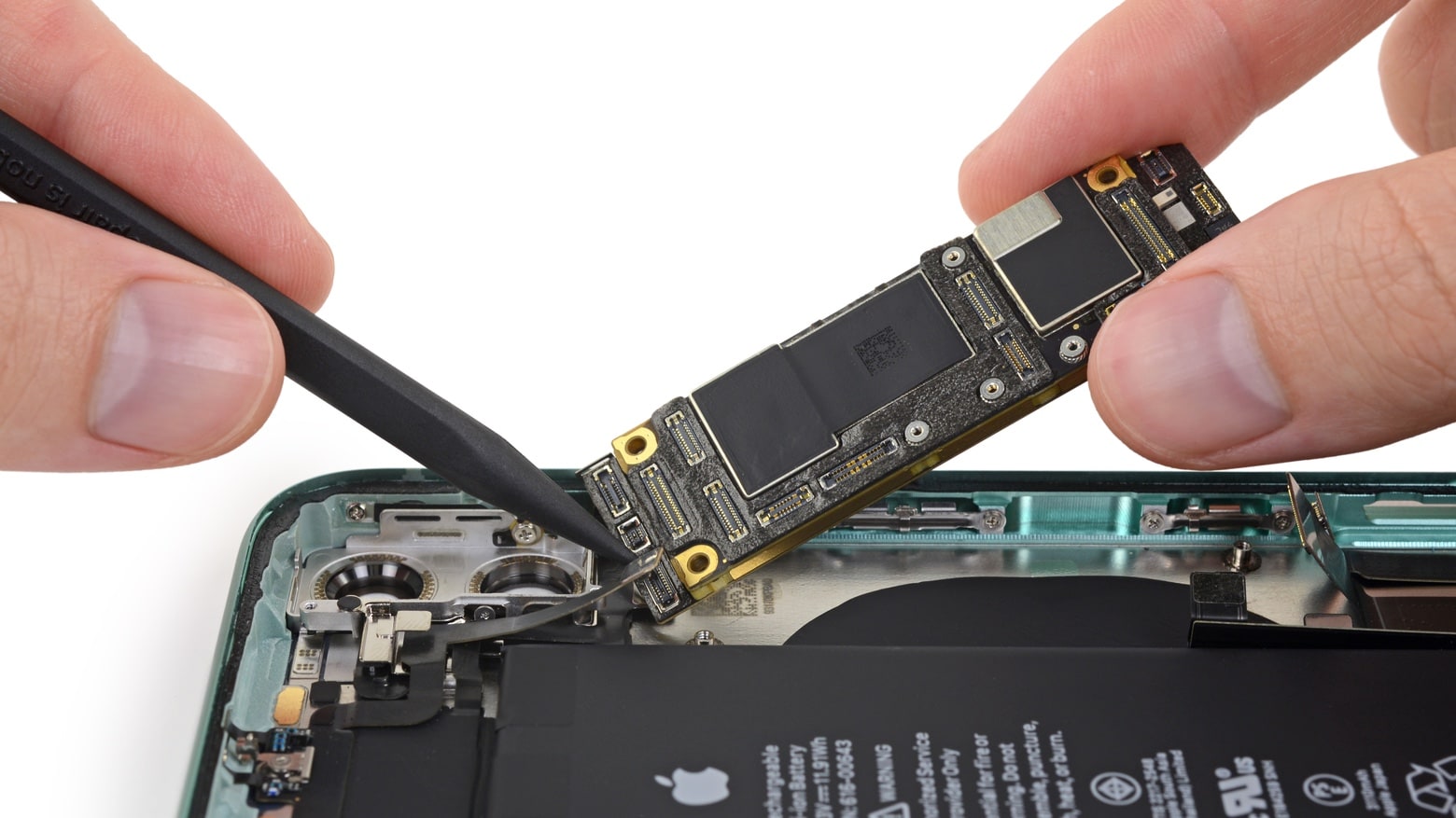Apple Best Positioned to Weather DRAM Price Surge, Says Counterpoint