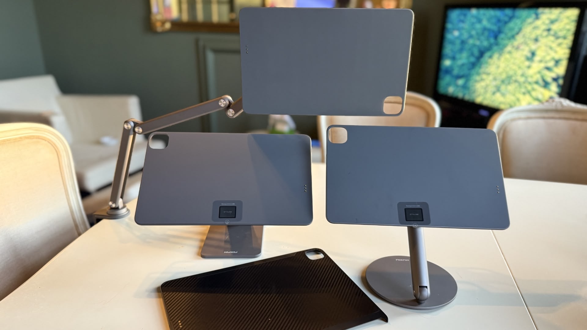 Review: KUXIU’s iPad Magnetic Charging Stands Make Your Screen Float and Power Up