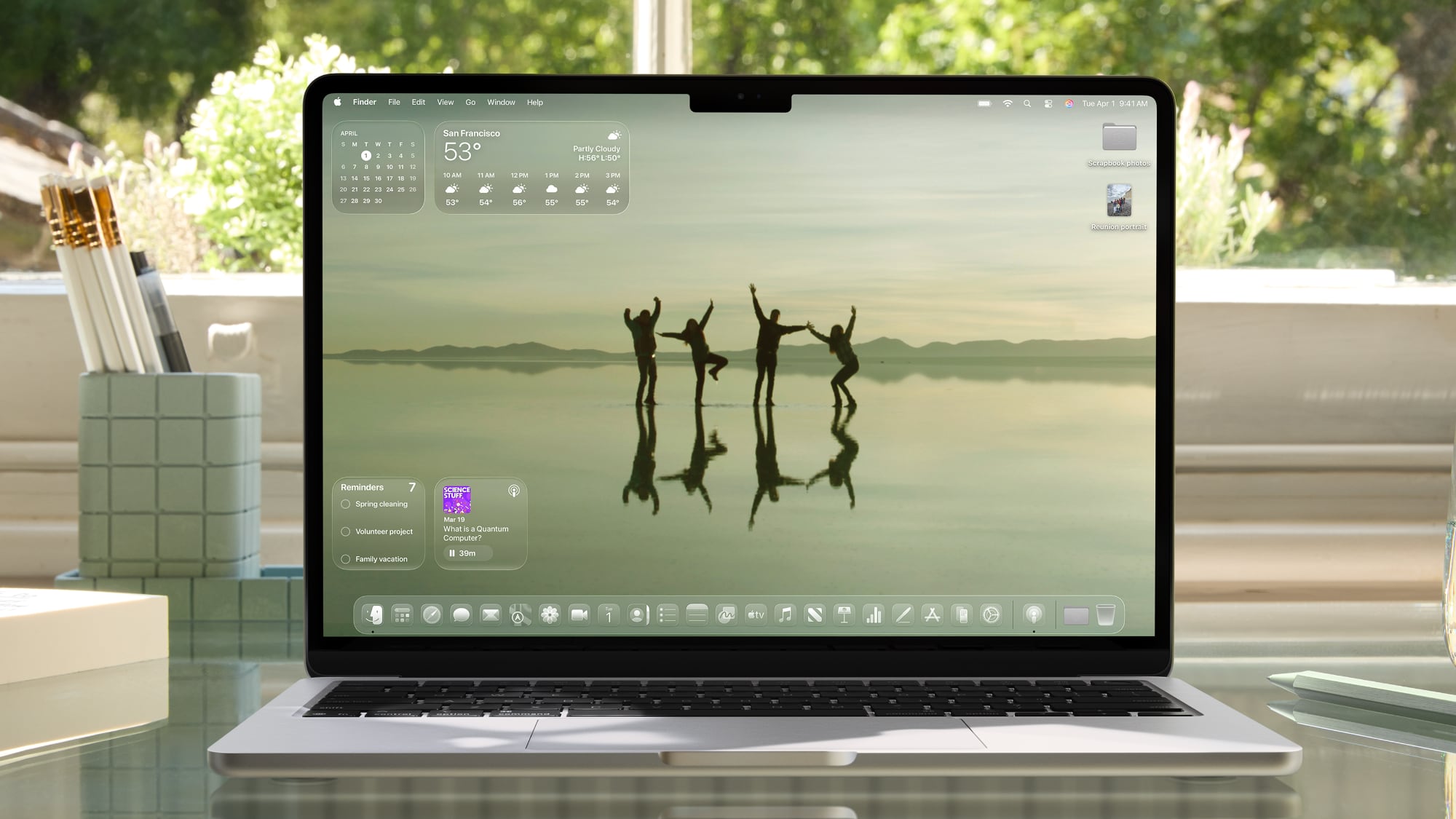 macos tahoe liquid glass look