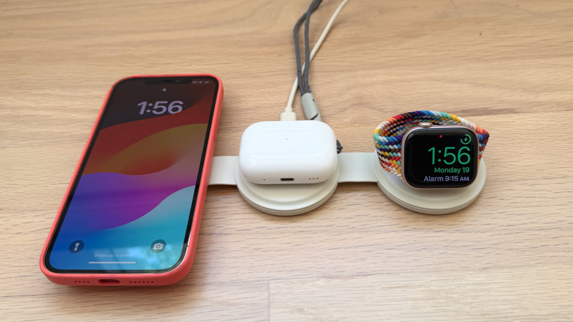 satechi onthego charger in use