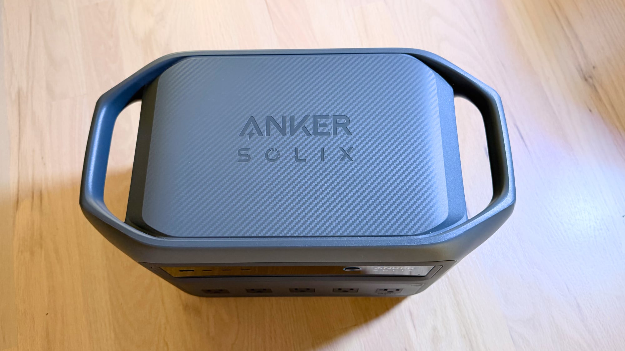 anker-solix-top.jpg