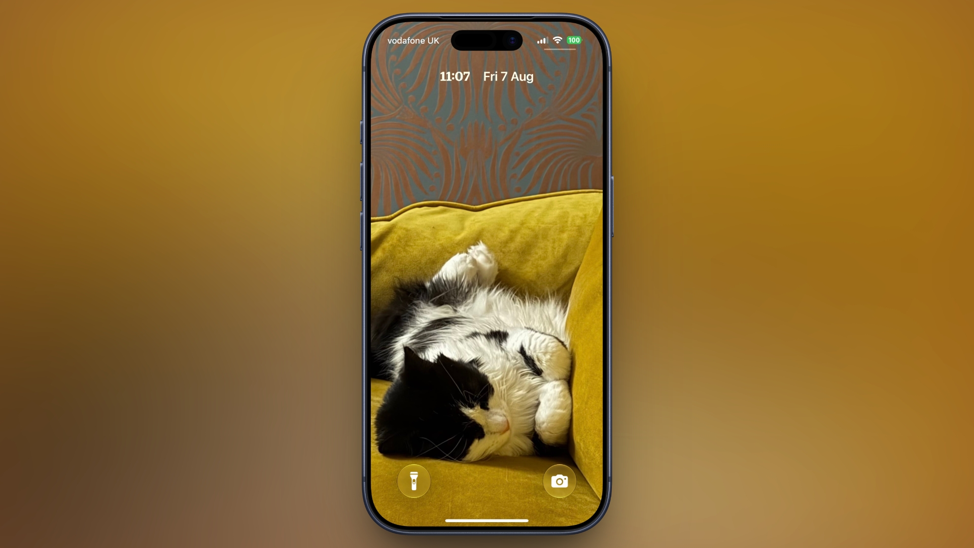 iOS 27's New Compact Clock Gives Your Wallpaper Room to Breathe