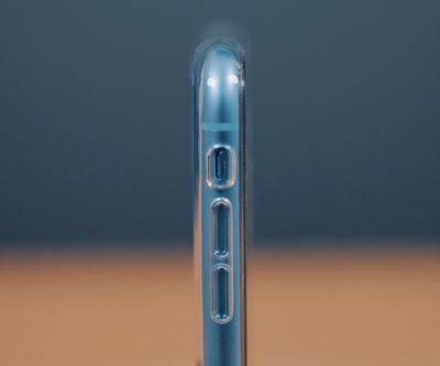 iphone xr clear case side
