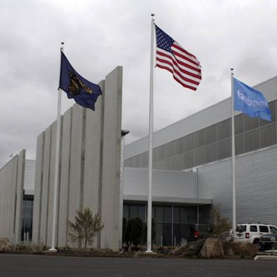 facebook oregon data center