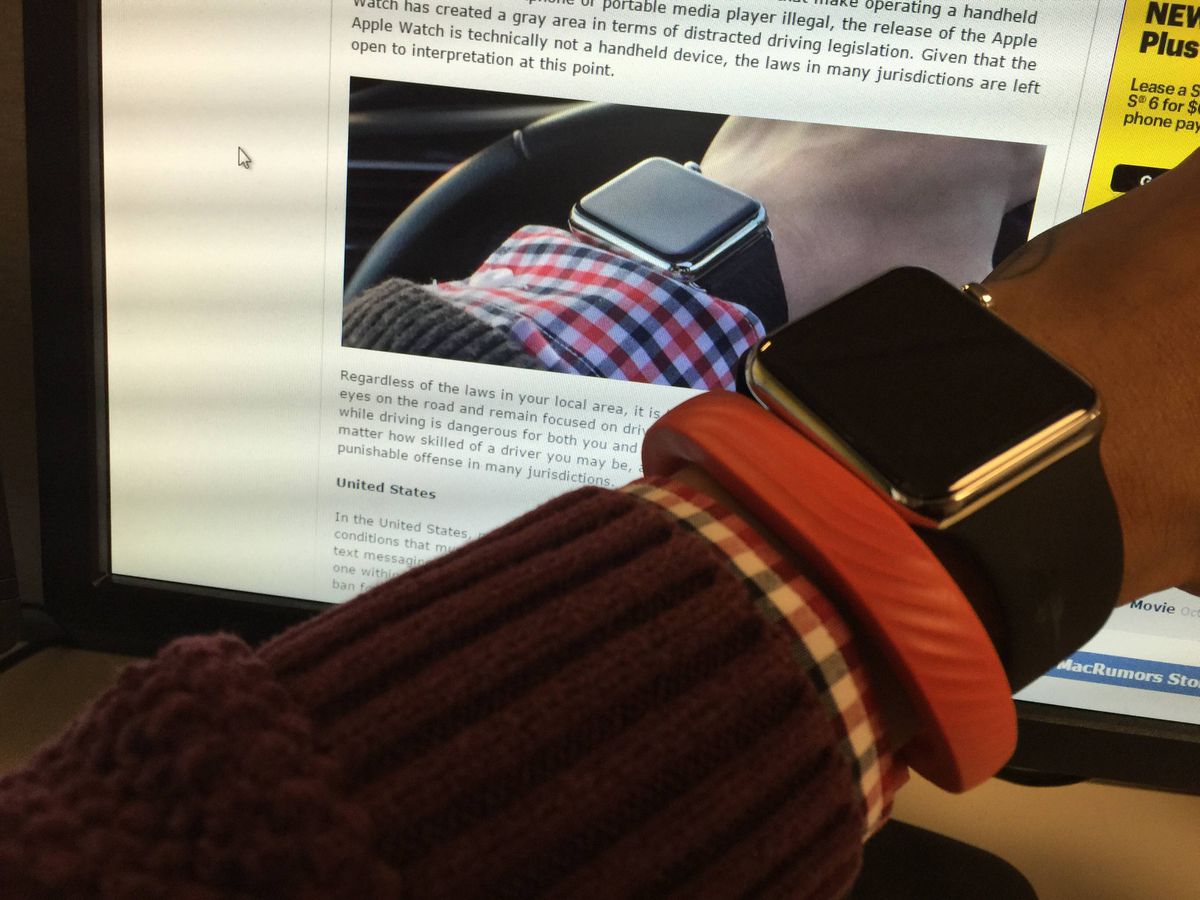 apple watch distracted driving laws image