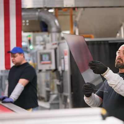 apple corning us partnership