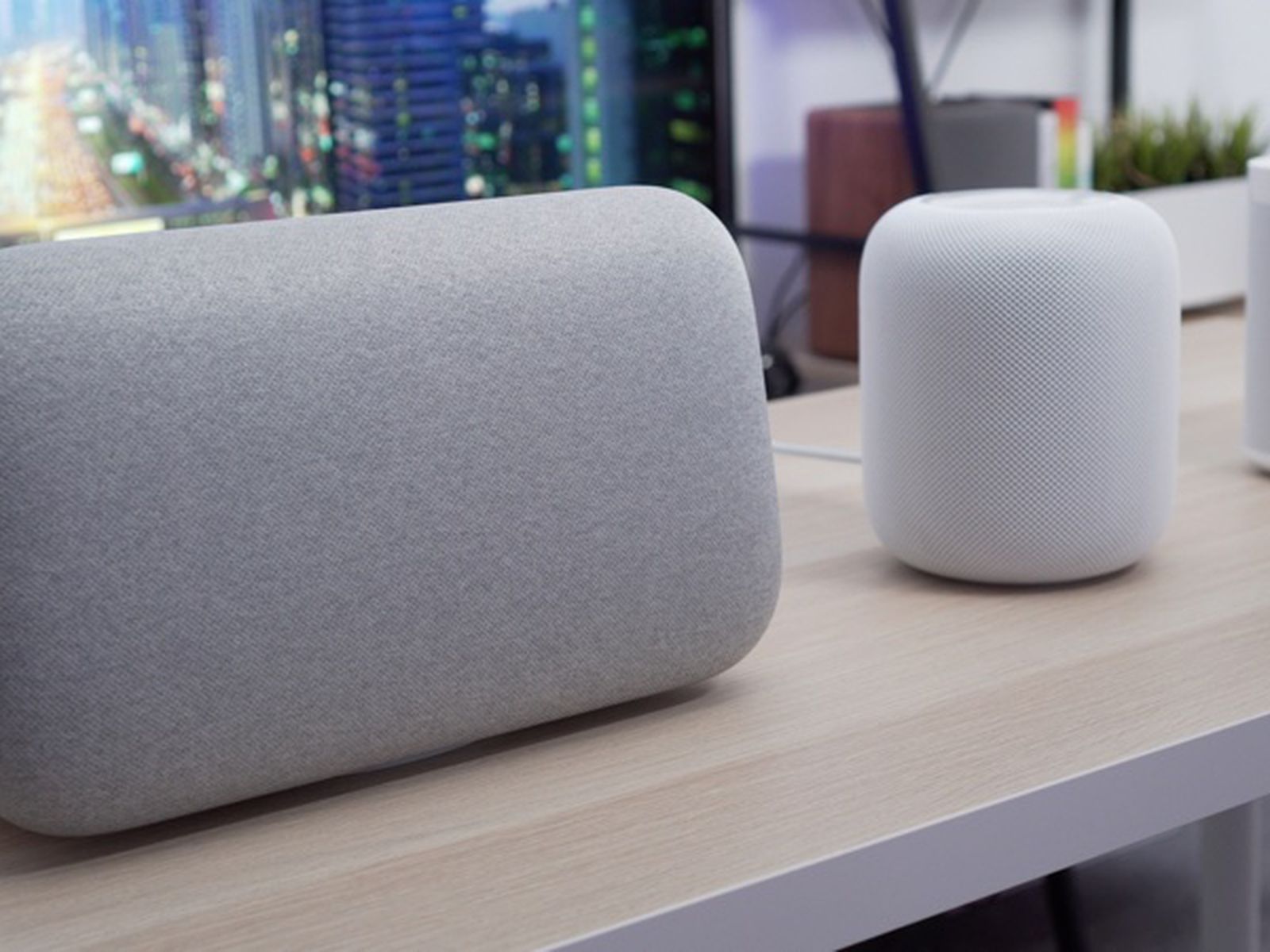 log privilegeret stabil Smart Speaker Showdown: HomePod vs. Google Home Max vs. Sonos One -  MacRumors