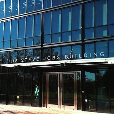 pixar steve jobs building