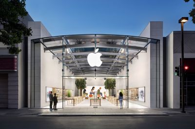 Orlando, FL/USA - 10/25/20: People waiting in line at the Apple retail store  to look at and possibly purchase the new iPhone 12 and 12 Pro smartphones  Stock Photo - Alamy