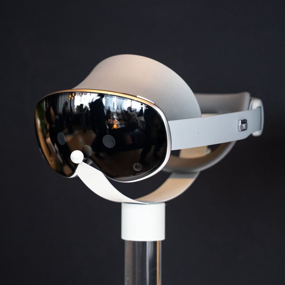 Samsung's Galaxy XR Mixed Reality Headset Now Available for $1,800