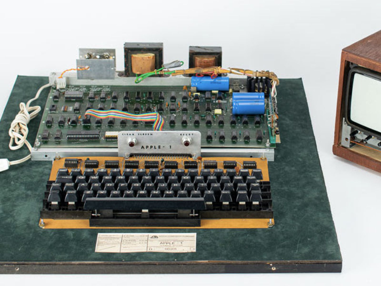 Rare Apple-1 Computer Signed by Steve Wozniak Up for Auction - MacRumors