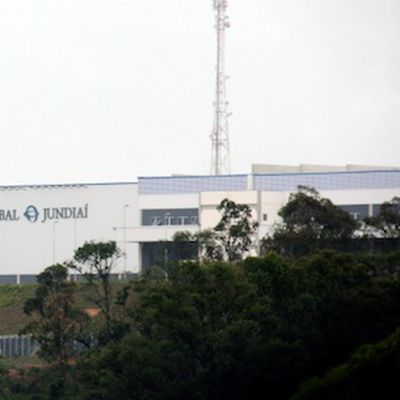 foxconn brazil iphone factory