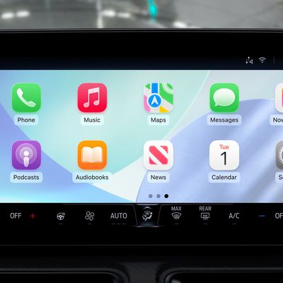 Apple CarPlay iOS 26 Tight Crop