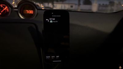 iPhone 14 Pro Always On Display Apple Maps