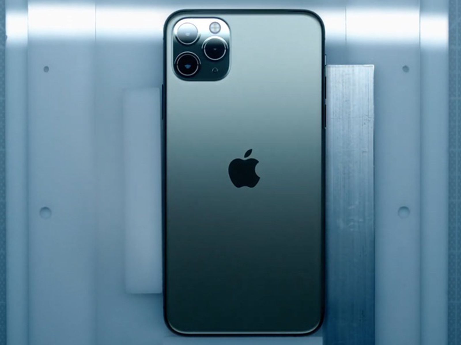 Iphone 11 Pro Models Have Up To 25 Larger Batteries And 4gb Of