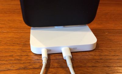 Apple iPhone Lightning Dock Review: Simple Design With Broad Compatibility,  but Some Stability Concerns - MacRumors