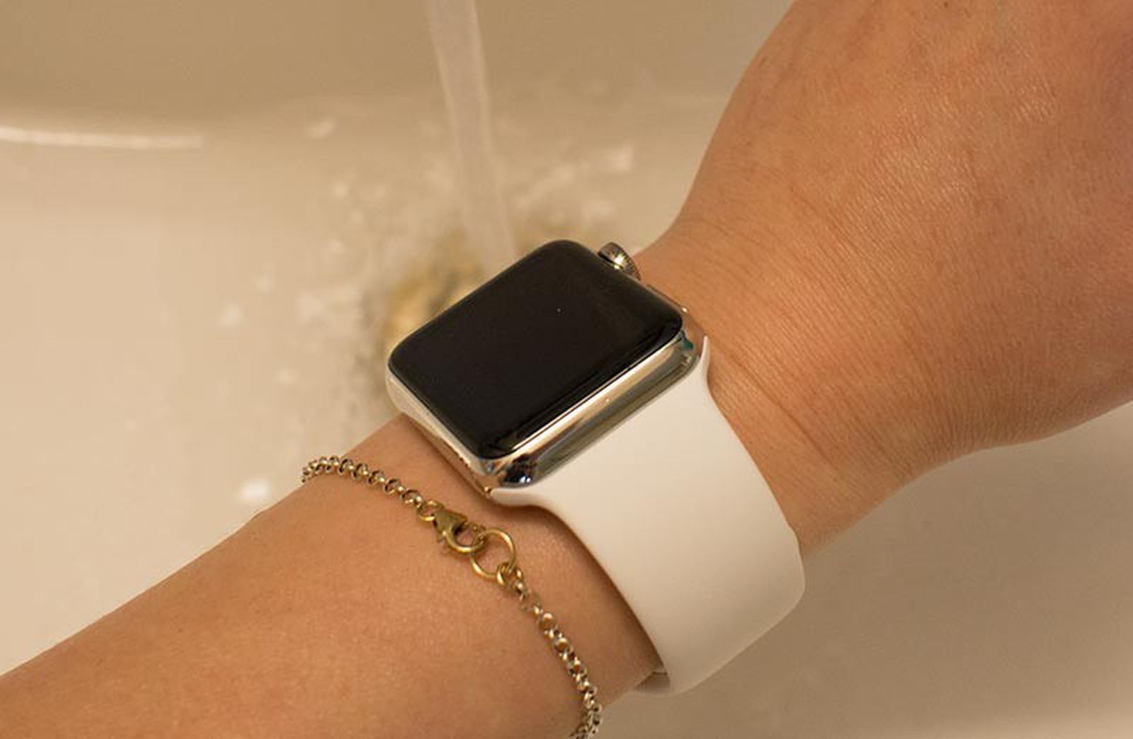 Some Apple Watch Users Experiencing 'Sticky' Digital Crown, Apple
