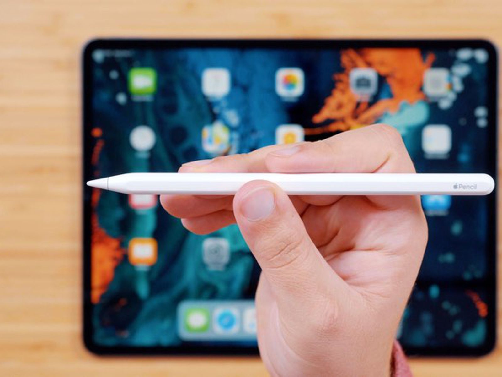 Почему скрипит apple pencil