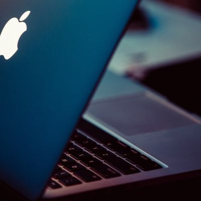mac apple logo lit