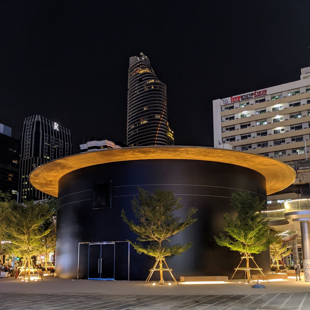 Apple Orchard Road in Singapore Officially Opens to the Public - MacRumors