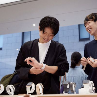 921 iphone apple watch launch