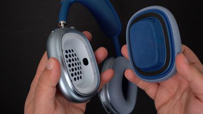airpods max ear cups - ده چیزی که AirPods Pro 2 درباره AirPods Max 2 به ما می گوید