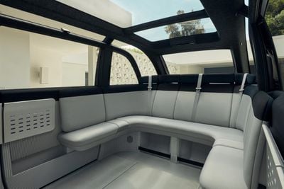 canoo interior 1 - اپل زیر 100000 دلار برای Apple Car شارژ می کند، برنامه ریزی برای عرضه در سال 2026
